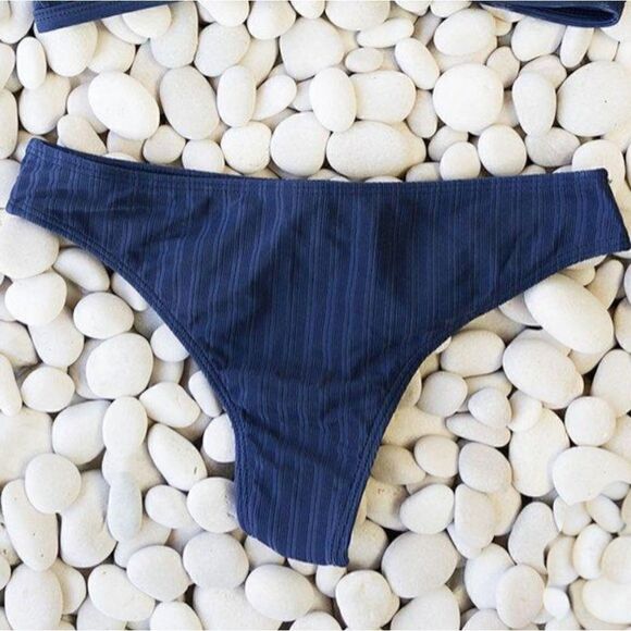 NWT Large, Ribbed Navy Blue Bikini Set - Picture 8 of 9